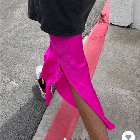 Bucket List Fuchia skirt - Picture 6 of 6